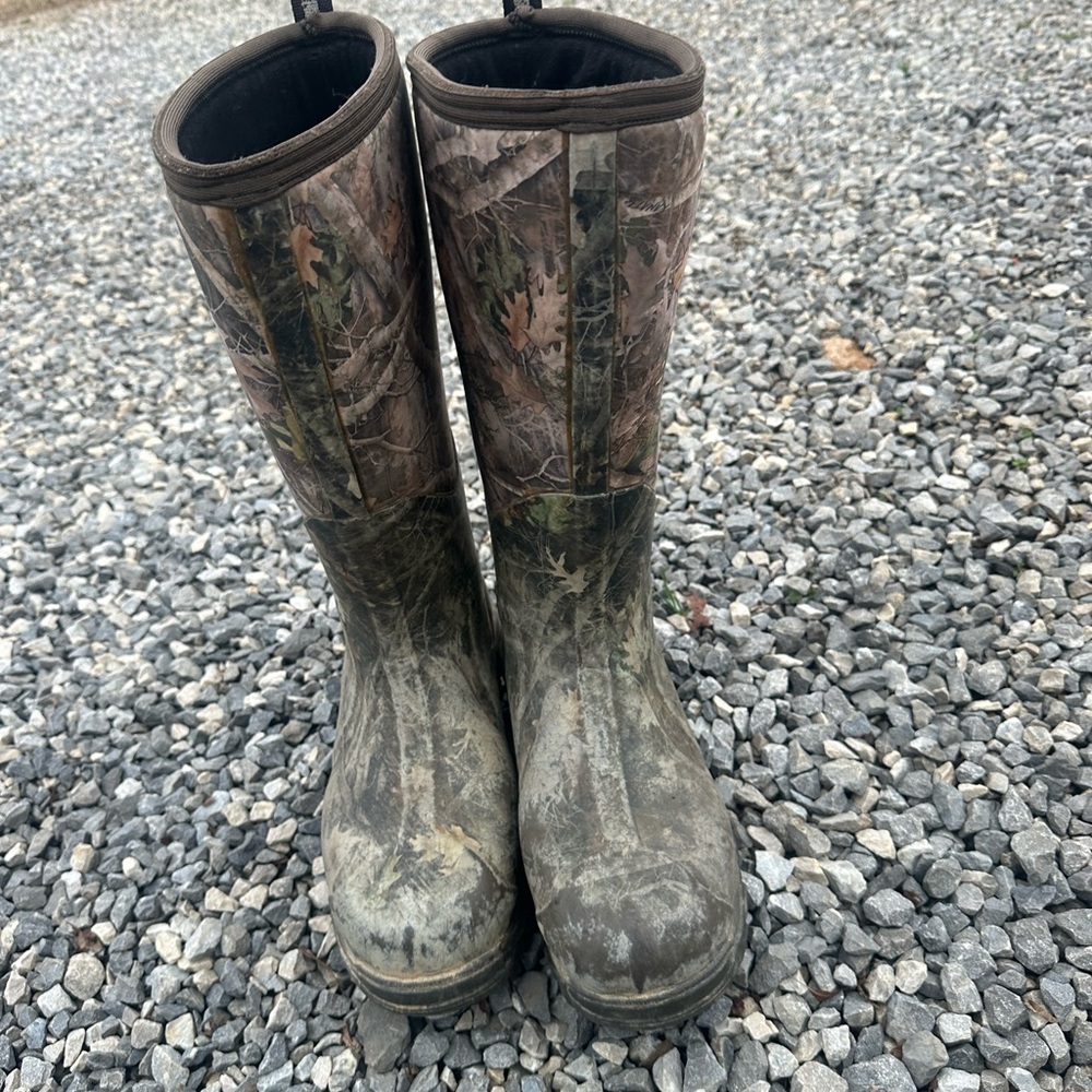 Men’s camo size 13 muck boots arctic pro